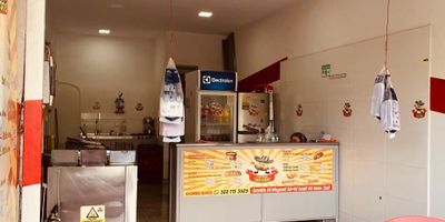 Local Comercial en venta.
Bello, Niquia
A las afueras de la Unidad Residencial Cerro Azul
Código BJ6

 Especificaciones 

Local Comercial muy visible
Ubicado en una calle principal
Unidades Residenciales muy cercas
Glan flujo de gente
Se vende unicamente el local comercial
30 metros aproximadamente
No es responsable de administracion

230.000.000 millones