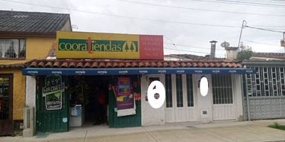 casa comercial muy bien ubicada cerca a la calle 26 con 82, la avenida boyaca  y la avenida esperanza  consta de un piso con dos locales , espacios 5 para oficinas o almacenamiento , cuatro baños en total