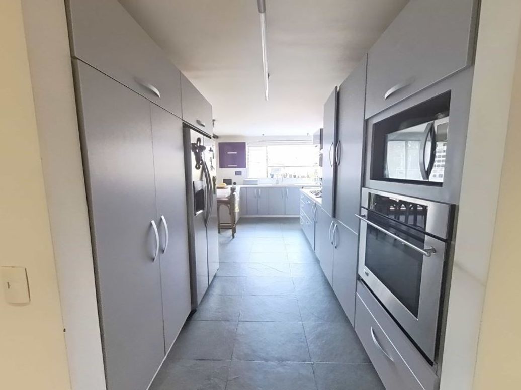 Apartamento de 3 alcobas en venta en San Patricio, Bogotá, 205 m² · foto 4 de 20