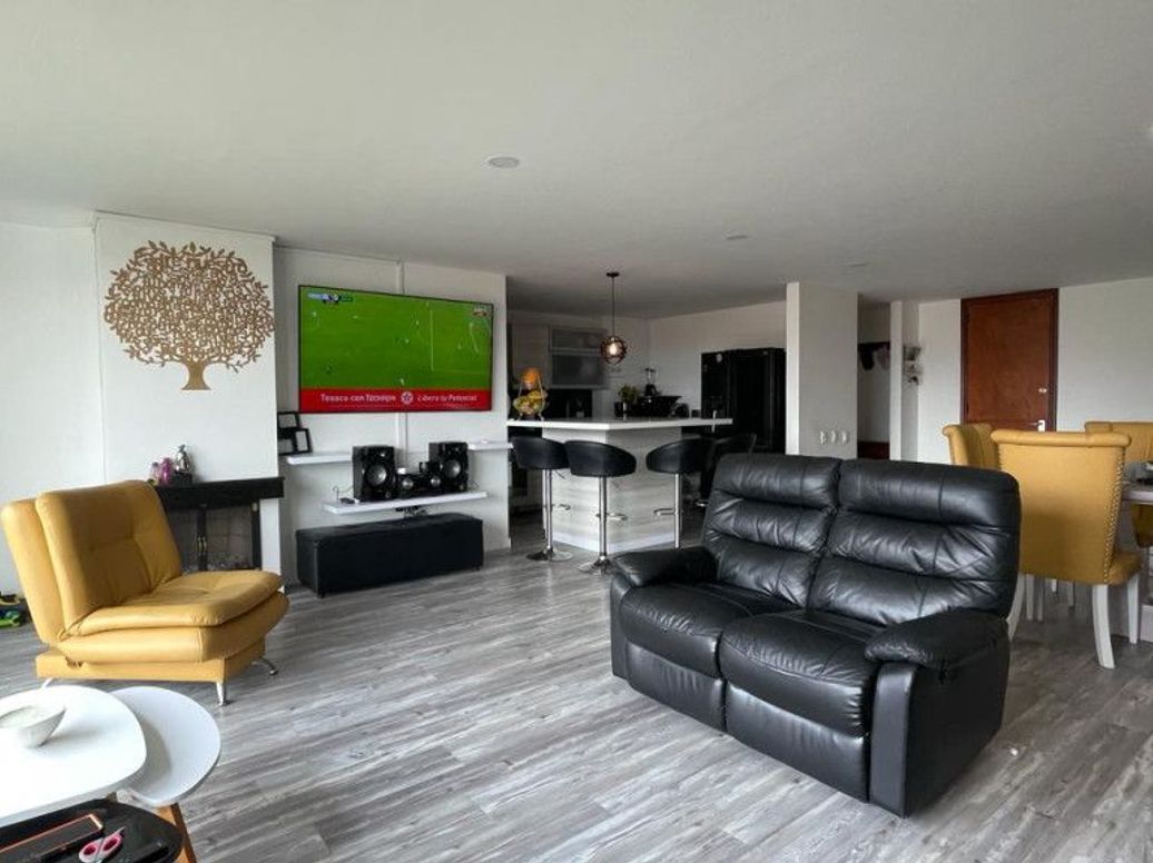 Apartamento de 3 alcobas en venta en Campo Alegre, Bogotá, 138 m² · foto 8 de 20