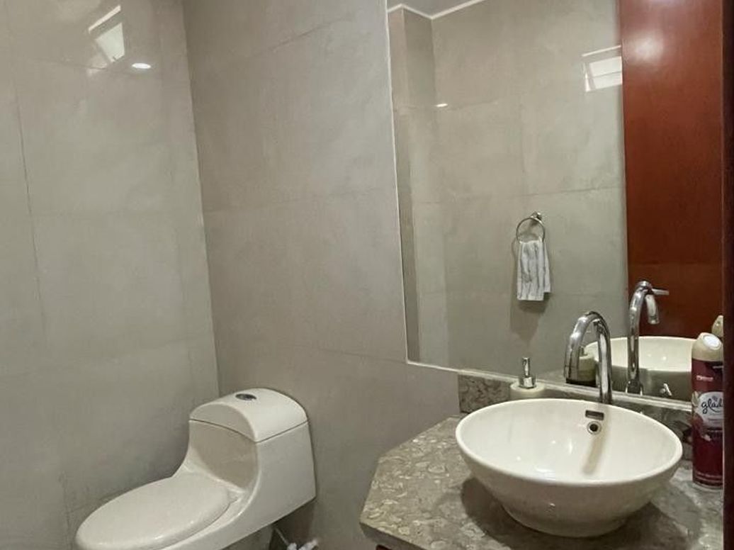 Apartamento de 3 alcobas en venta en Campo Alegre, Bogotá, 138 m² · foto 14 de 20