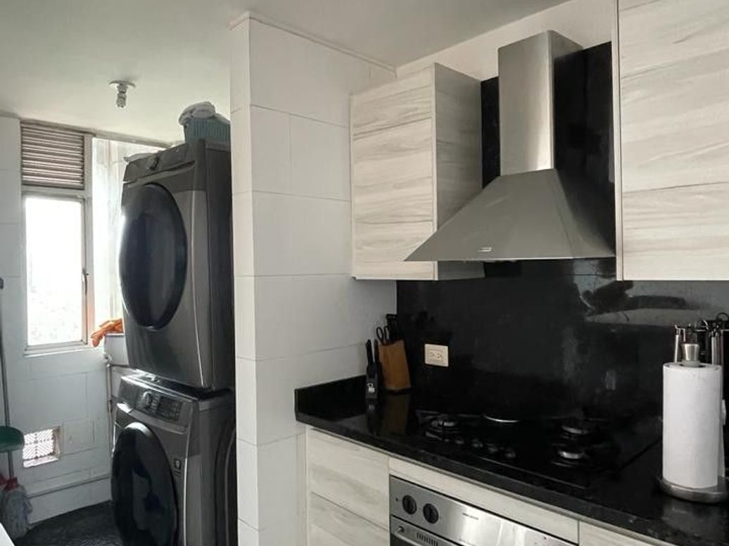Apartamento de 3 alcobas en venta en Campo Alegre, Bogotá, 138 m² · foto 12 de 20