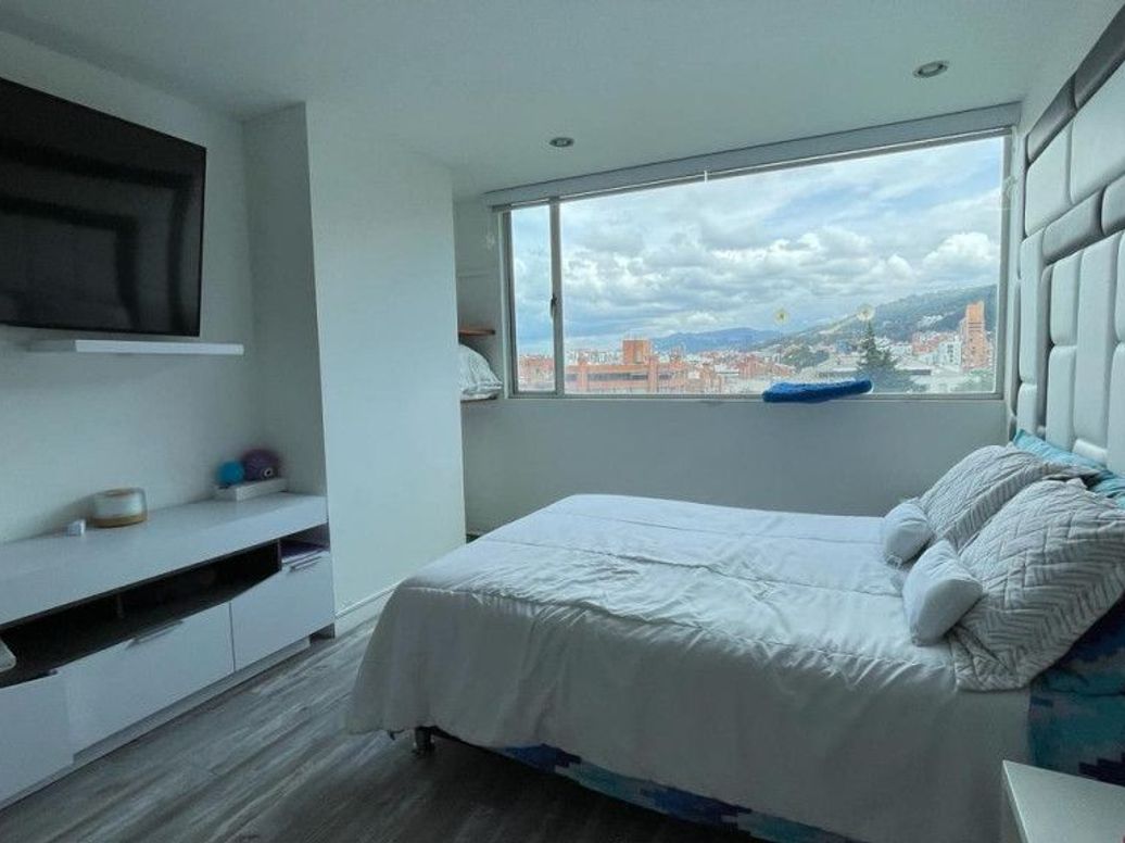 Apartamento de 3 alcobas en venta en Campo Alegre, Bogotá, 138 m² · foto 19 de 20