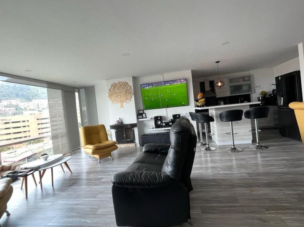 Apartamento de 3 alcobas en venta en Campo Alegre, Bogotá, 138 m² · foto 7 de 20