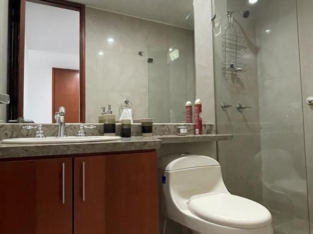 Apartamento de 3 alcobas en venta en Campo Alegre, Bogotá, 138 m² · foto 18 de 20