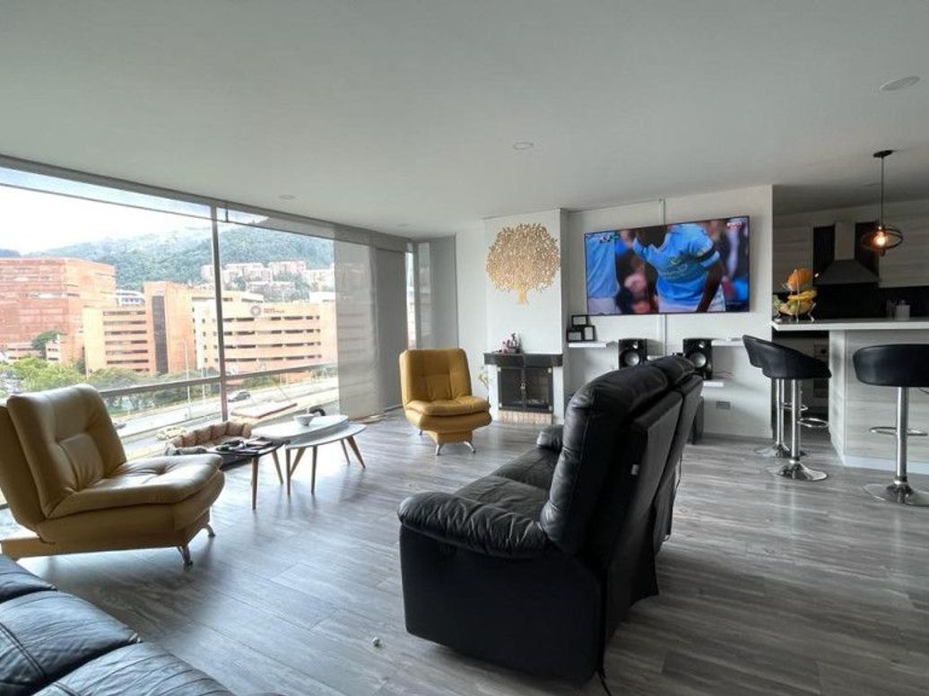 Apartamento de 3 alcobas en venta en Campo Alegre, Bogotá, 138 m² · foto 6 de 20
