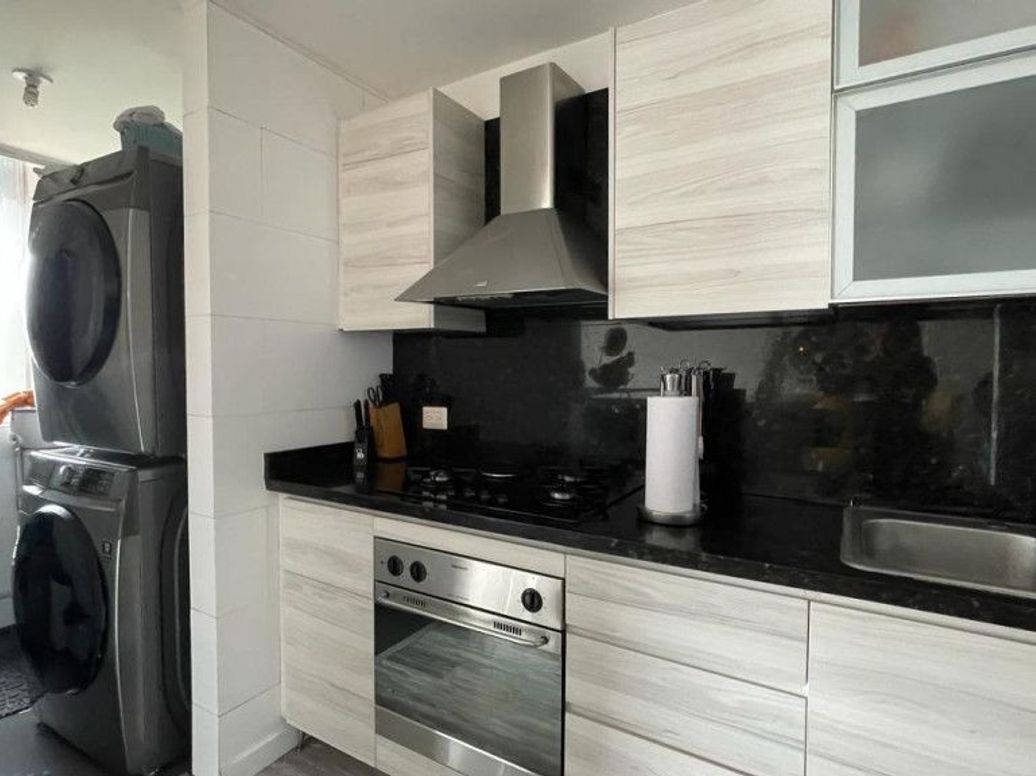 Apartamento de 3 alcobas en venta en Campo Alegre, Bogotá, 138 m² · foto 13 de 20