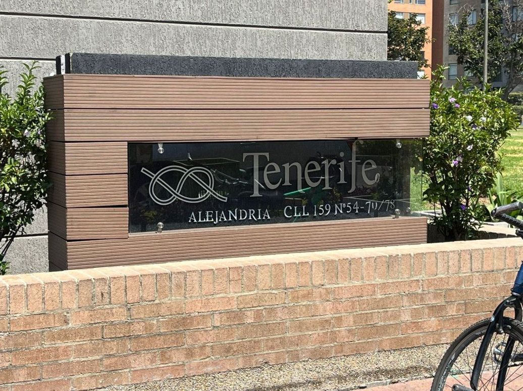 Apartamento de 3 alcobas en venta en Cantalejo, Bogotá, 154 m² · foto 2 de 20