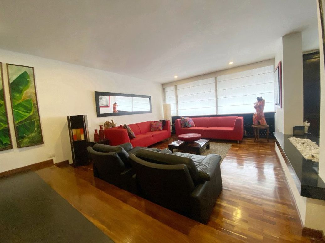 Apartamento de 3 alcobas en venta en Emaus, Bogotá, 245 m² · foto 2 de 19