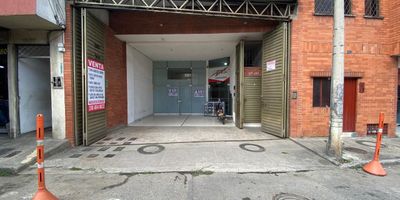 Codigo 804. EN EL TERCER NIVEL DE LA BODEGA HAY UN APARTAESTUDIO CON COCINA, HABITACION, BAÑO PRIVADO, ENTRADA POR LA BODEGA Y POR EL EDIFICIO DE APARTAMENTOS, TIENE PATIO CON LAVADERO.