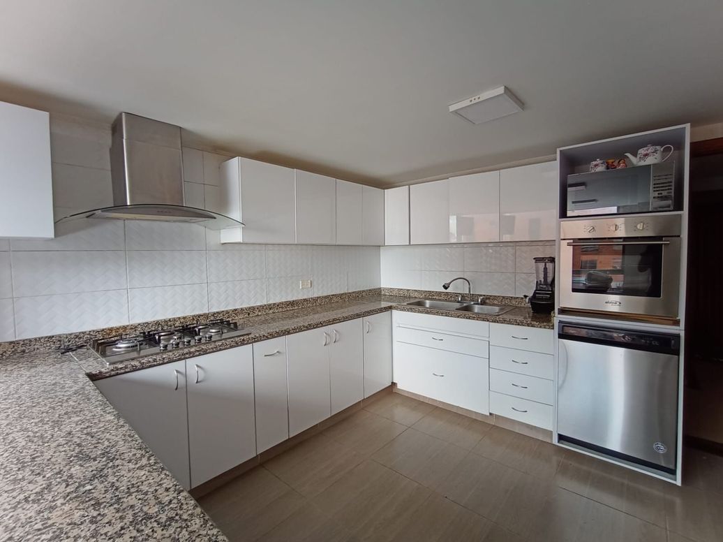 Apartamento de 5 alcobas en venta en Ciudad Salitre Occidental, Bogotá, 300 m² · foto 4 de 20