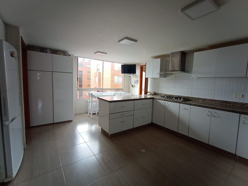 Apartamento de 5 alcobas en venta en Ciudad Salitre Occidental, Bogotá, 300 m² · foto 7 de 20