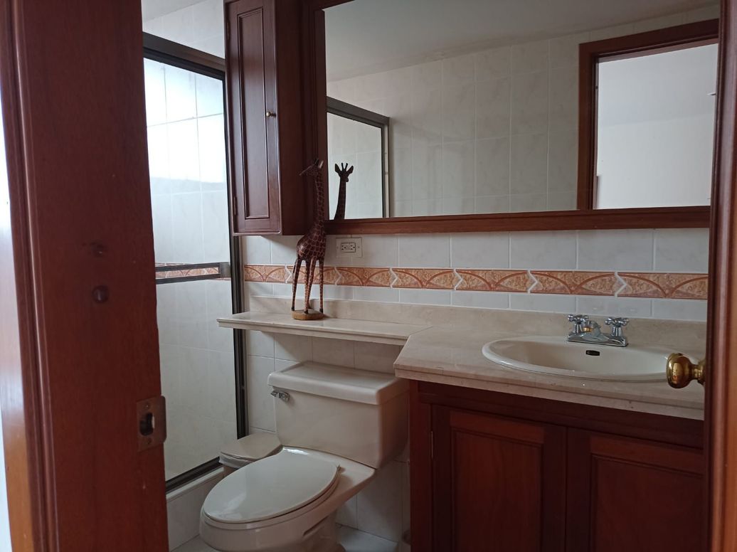 Apartamento de 5 alcobas en venta en Ciudad Salitre Occidental, Bogotá, 300 m² · foto 2 de 20