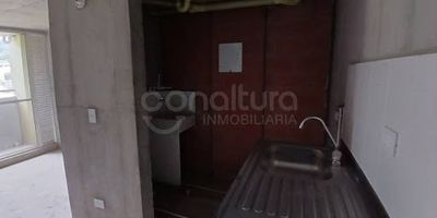 472-7322 Conaltura Inmobiliaria ¡Haz realidad tu proyecto de vida en La Estrella  La Aldea! ¿Buscas la casa de tus sueños o una inversión con gran potencial? Este apartamento en venta en obra gris es tu oportunidad perfecta. Ubicado en el encantador sector campestre de La Aldea, cerca al parque principal de La Estrella, rodeado de naturaleza y tranquilidad. Al estar en obra gris, tienes la libertad de diseñar cada espacio a tu gusto y convertirlo en el hogar que siempre imaginaste. Conjunto cerrado con zonas comunes listas para disfrutar en familia momentos de descanso y diversión sin salir de casa. Administración económica solo $150.000 mensuales. Ideal para personalizar o invertir, en un sector con gran proyección. ¡No te pierdas esta oportunidad única! Contáctanos y agenda tu visita.                                                         ¡Construye tu futuro desde hoy!