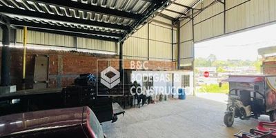 B0dega para arriendo en el oriente, primer nivel 200 metro, segundo nivel 200 metros, esta bodega cuenta con piso reforzado, 4 metros de altura, energía trifásica 35 KVA, ideal para almacenamiento liviano o pesado, metal mecánica, entre otros, llámanos para darte la mejor información.
