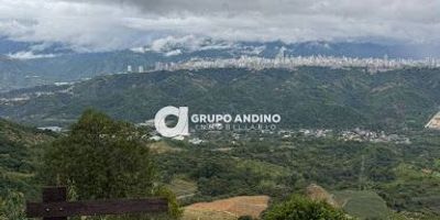 Se vende lote en el Mirador 180 Condominio - Lebrija
Ubicado sobre la vía que comunica de Lebrija al aeropuerto Palonegro, con vistas Panorámicas a la ciudad. 
Características del inmueble: área del lote 2.750 m2, cuenta con una vista hermosa a toda la ciudad de Bucaramanga, se puede construir la casa a su elección y está libre de deuda.
El condominio cuenta con: piscina para adultos, piscina para niños, gimnasio biosaludable, parque infantil, turco, batería de baños, vías pavimentadas y vigilancia las 24 horas.
VALOR: $435.000.000 - ADMINISTRACIÓN: $250.000
pregunta por él, bajo el código Inmobiliario 1420-280 ¡Contáctanos! Agenda tu cita y con gusto te asesoramos.
Contactos: 3026225944 – 3025361346 - 3006684439
Somos GRUPO ANDINO INMOBILIARIO, con nosotros tendrás tus trámites más fácil y rápido.
