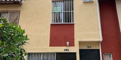 ARRIENDO GARCIA ROVIRA, APARTAMENTO DUPLEX DE TRES HABITACONES Y TRES BAÑOS, CONSTA DE COCINA INTEGRAL, TIENE DISPONIBILIDAD PARA PARQUEADERO COMUNAL, UBICADO EN SECTOR ESTRATEGICO DE LA CIUDAD, ZONA MUY TRANQUILA Y FRESCA, AGENDE SU VISITA SIN COSTO CON NUESTROS ASESORES COMERCIALES LLAMANDO AL PBX 607 6852828 EXT 1. 