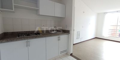 ¡Tu nuevo hogar te espera en el sur de la ciudad! Atos Inmobiliaria te ofrece un acogedor apartamento con un área construida de 50.16 m², ideal para quienes buscan comodidad y funcionalidad. La distribución incluye 2 habitaciones (una con baño privado), baño auxiliar, sala-comedor, estudio con excelente iluminación natural, cocina y patio de ropas. Todo esto en un sector residencial tranquilo, con alta proyección de valorización, acceso a transporte público, cercanía a colegios, parques y zonas comerciales. ¡Una excelente opción para vivir o invertir! No dejes pasar esta oportunidad. Contáctanos y agenda tu cita hoy mismo. ¡Invierte con visión, invierte con ATOS!