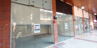 Se arrienda Local comercial de 42 mts2; canon de $ 2.500.000 + IVA + admon $ 577.980 (pendiente incremento admon 2025), excelente ubicación, zona comercial.