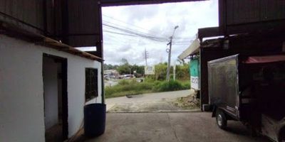 Bodega en arriendo, con 500 metros cuadrados, energía trifásica, baños, en ubicación privilegiada sobre la autopista Medellín-Bogotá. Esta bodega tiene todo lo que tú buscas para ti y tu empresa; te animas a conocerla; En Umbral tenemos una opción ideal para ti.