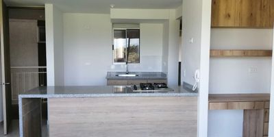 EN VENTA - APARTAMENTO 75 m2  PRECIO : 225.000.000 - UNIDAD RESIDENCIAL CATALANA  Apartamento en el piso 5, con 3 habitaciones, sala comedor, cocina integral, 2 baños, admin $265.000. La unidad residencial cuenta con porteria y parqueadero, no tiene social.