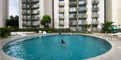 CODIGO 9107FR840 El Apartamento esta Amoblado y  cuenta con Permiso para Renta Turística, Tiene Balcón con vista a la montaña, Dos Alcobas, la Principal con Baño privado, Baño social, cocina integral abierta, zona de labores, aires acondicionados, lavadora, con cerradura inteligente para ahorro de energía, cámara a la entrada, cuenta con parqueadero, El edificio ofrece Lobby, vigilancia privada, parqueadero de visitantes, piscina, jacuzzi, parque infantil, barbacoas, gimnasio, terraza para yoga, salón social, está ubicado cerca al hotel Sanha Plus, SI ESTA PROPIEDAD ES DE SU INTERES CONTACTANOS Y AGENDAMOS UNA CITA.
