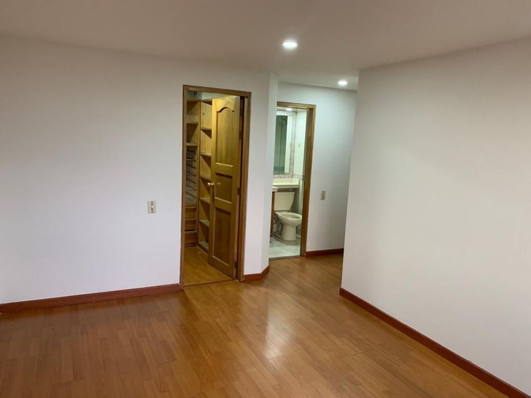 Apartamento de 3 alcobas en venta en San José Del Prado, Bogotá, 107 m² · foto 11 de 19