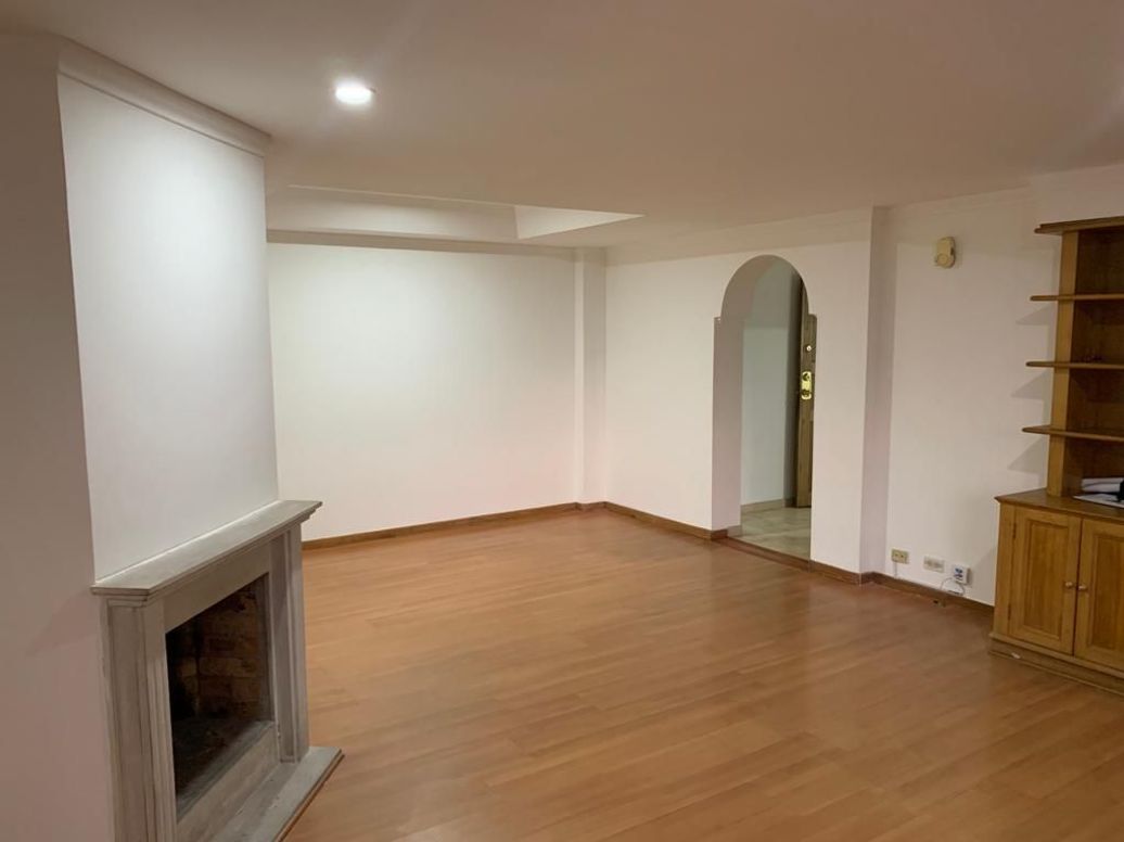 Apartamento de 3 alcobas en venta en San José Del Prado, Bogotá, 107 m² · foto 2 de 19