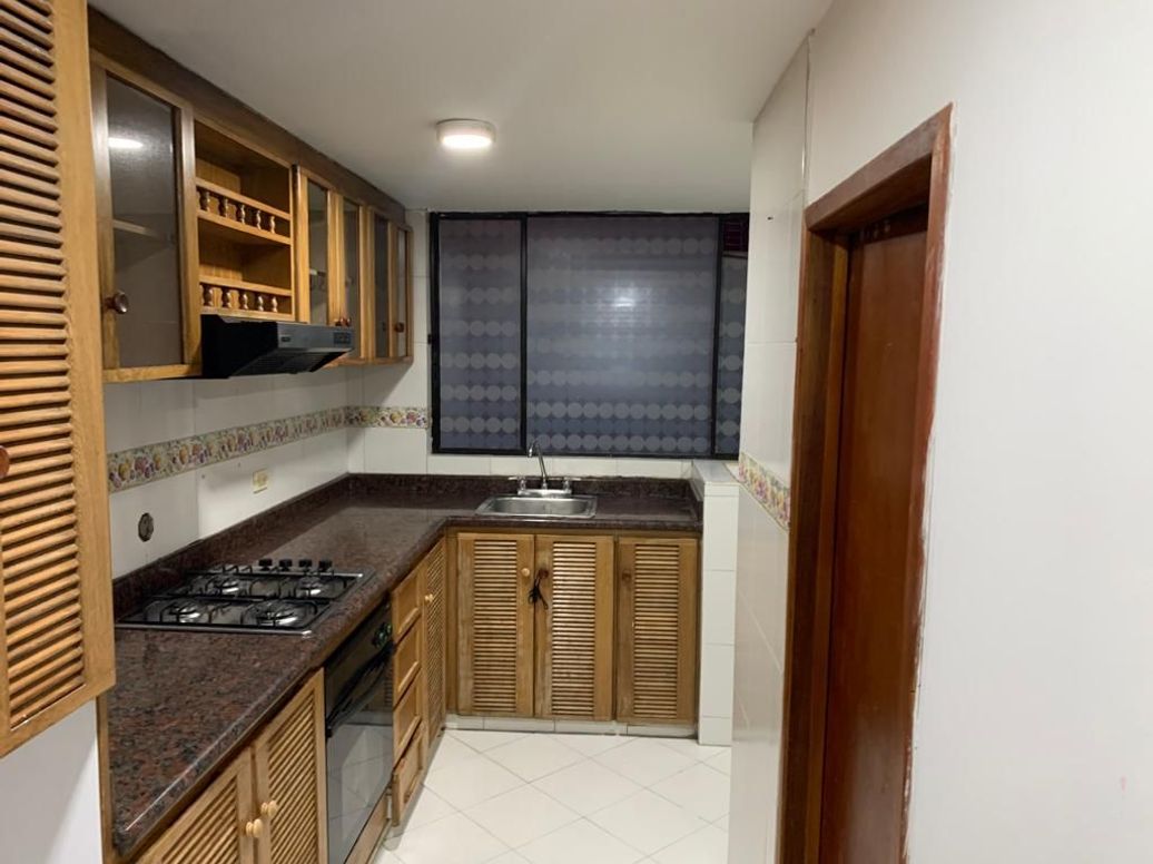 Apartamento de 3 alcobas en venta en San José Del Prado, Bogotá, 107 m² · foto 5 de 19