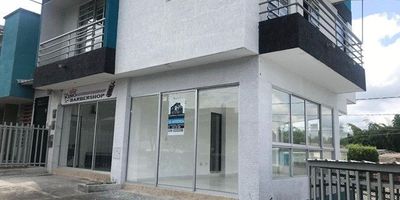 Oportunidad de Inversión: Propiedad Comercial y Residencial en Venta en Ciudad Dorada al Sur de Armenia.
Presentamos esta excepcional propiedad ubicada en una zona de alto tráfico y gran visibilidad, ideal para emprendedores y aquellos que buscan una inversión sólida. La propiedad está dividida en tres espacios independientes, cada uno con baño y servicios públicos, ofreciendo versatilidad y comodidad para diferentes usos. Cuenta con: 2 locales comerciales y 1 apartaestudio.
- Todos los espacios cuentan con acceso independiente.
- Servicios públicos disponibles.
- Ubicación estratégica.
- Posibilidad de generar ingresos pasivos mediante el alquiler de los espacios.
¡Contáctanos ya para más información!