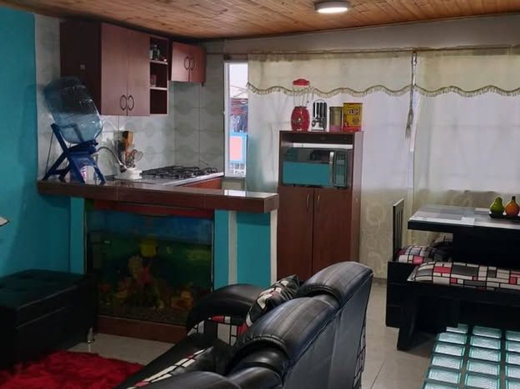 Casa de 6 alcobas en venta en Tunjuelito, Bogotá, 70 m² · foto 3 de 14