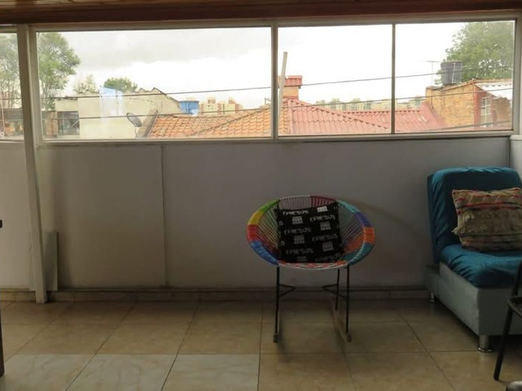Casa de 6 alcobas en venta en Modelo Norte, Bogotá, 176 m² · foto 12 de 12