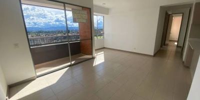 apartamento de 78 mts en arrendamiento en Rionegro, sector san Nicolás, cuenta con 3 habitaciones, dotadas de closet y la principal con baño, bao social, sala-comedor, zona de ropas, cocina integral, balcón con vista panorámica, parqueadero y cuarto útil, cuenta además con una excelente ubicación a solo metros de el centro comercial san Nicolás en Rionegro 