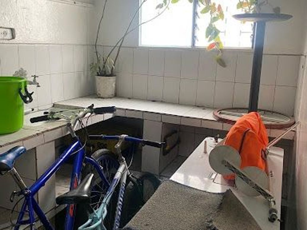 Casa de 7 alcobas en venta en Engativa Centro, Bogotá, 230 m² · foto 6 de 16