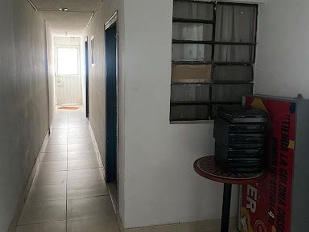 Casa de 7 alcobas en venta en Engativa Centro, Bogotá, 230 m² · foto 3 de 16