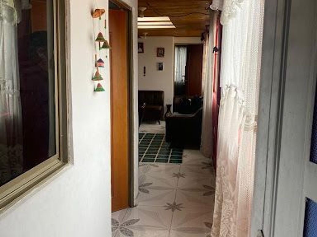 Casa de 7 alcobas en venta en Engativa Centro, Bogotá, 230 m² · foto 2 de 16
