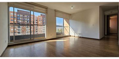 APARTAMENTO EN VENTA, CONJUNTO RESIDENCIAL SIENNA LA TOSCANA BARRIO LAS VILLAS ZIPAQUIRÁ.

Con una area de 72 M2 en un 8 piso vista exterior con ascensor, consta de sala comedor con balcón, cocina integral, zona de lavandería, tres habitaciones, dos baños, estudio y parqueadero cubierto.

El conjunto cuenta con áreas infantiles y areas sociales en club house con piscinas climatizadas, gimnasio, zona bbq, jacuzzi, sauna, turco, salon comunal y parqueadero de visitantes.