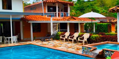 Finca campestre en Yolombó

Cód 086 43 
Precio $1.200.000.000 
Yolombó 
600 m2

Buscas una inversión con alma y propósito. Esta finca campestre es mucho más que tierra y ladrillos, es un espacio lleno de vida, tradición y oportunidades. Ubicada en el corazón natural de Yolombó, este paraíso rural ofrece 600 m2 de terreno con dos construcciones de dos niveles cada una, una completamente equipada zona BBQ con fogón de leña, cocina, asador, amplios corredores, jardines vibrantes, zona verde, y piscinas para adultos y niños con zona de duchas.

Totalmente dotada y amoblada, con acueducto, energía, red de gas, alcantarillado e internet. lista para trabajar o vivir.

Esta finca ya es un negocio en marcha, con más de 6 años activa en Airbnb y redes sociales, ha sido escenario de eventos, reuniones y momentos inolvidables. Solo necesitas continuar el legado o llevarlo al siguiente nivel.

Ideal para emprendedores turísticos, inversionistas visionarios