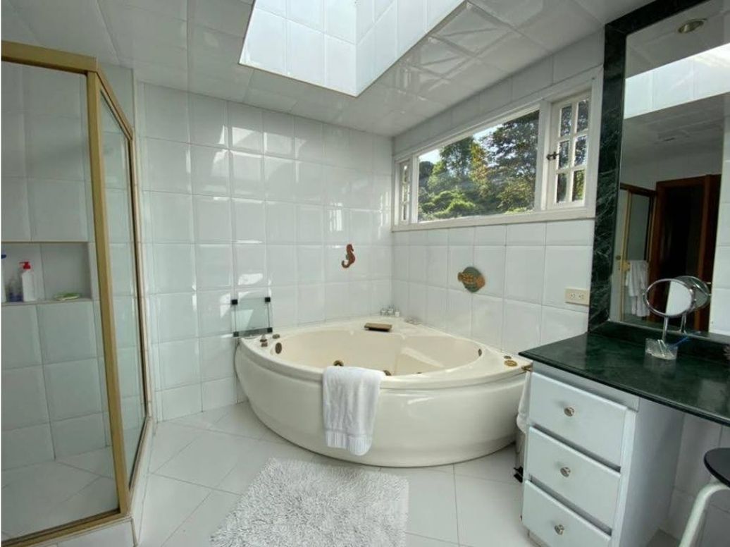 Casa de 4 alcobas en venta en San José De Bavaria, Bogotá, 434 m² · foto 11 de 20