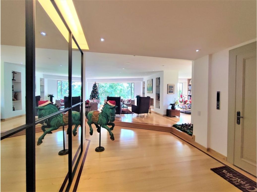 Apartamento de 4 alcobas en venta en Sotileza, Bogotá, 440 m² · foto 6 de 20