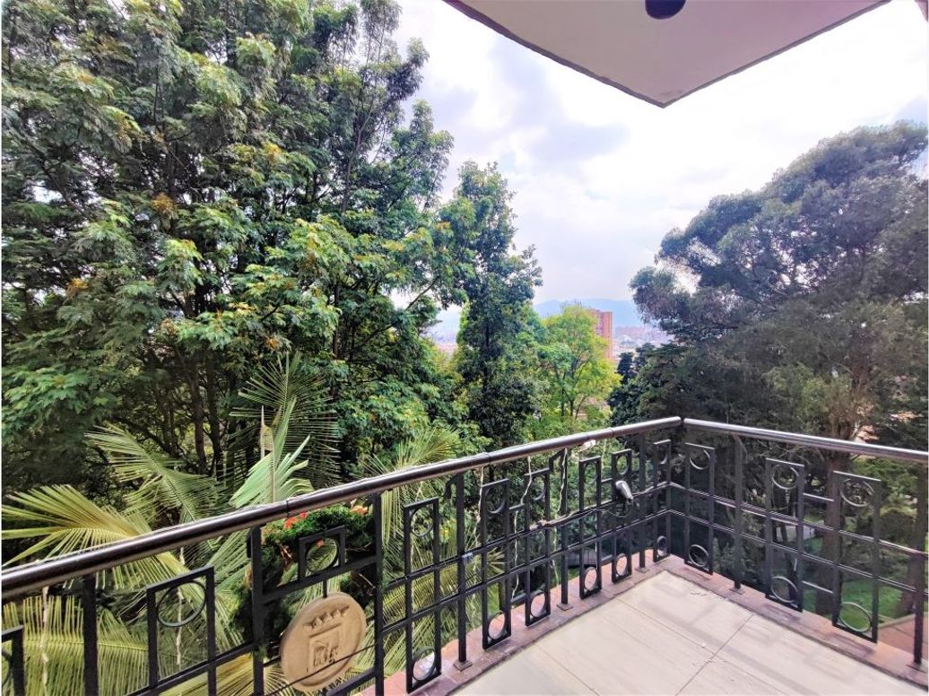 Apartamento de 4 alcobas en venta en Sotileza, Bogotá, 440 m² · foto 3 de 20