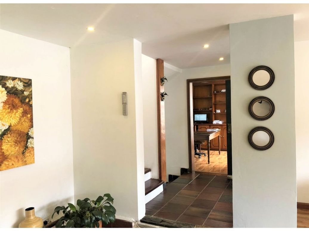 Casa de 4 alcobas en venta en Pontevedra, Bogotá, 254 m² · foto 4 de 20