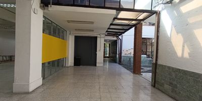 Arriendo Medellin Casa Comercial Centro, estrato comercial, con un área de lote de 351 m2, un área construida de 467 m2, tenemos en primer piso 2 espacios para locales comerciales uno de 50 m2 y otro de 60 m2, 3 oficinas, 3 patios, 4 salones, en segundo piso cuenta con, 5 espacios y 2 baños. ideal para, ips, colegio, universidad, notaria, entre otros.
Nota no web cam, inquilinatos centro geriátrico
Canon más Iva