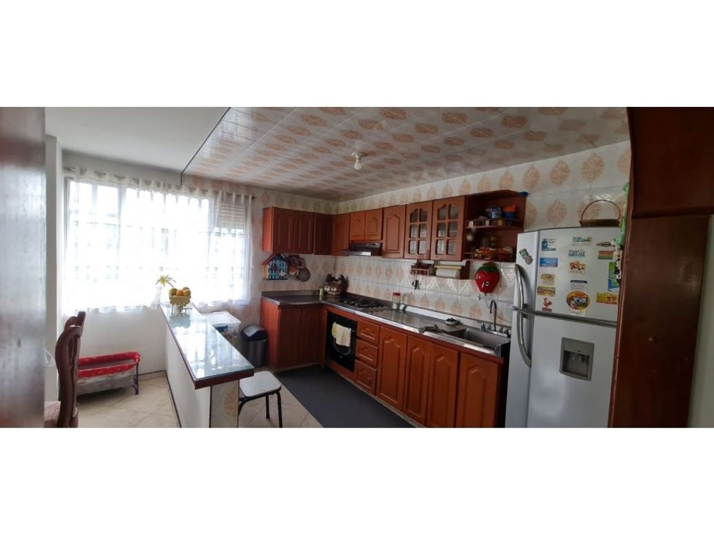Casa de 7 alcobas en venta en Pastrana, Bogotá, 295 m² · foto 3 de 20