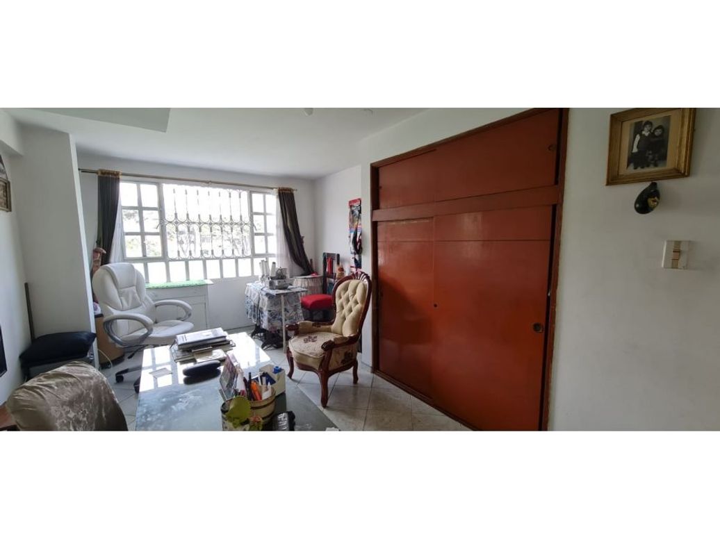 Casa de 7 alcobas en venta en Pastrana, Bogotá, 295 m² · foto 10 de 20