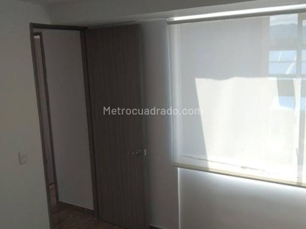 Apartamento de 2 alcobas en venta en El Redil, Bogotá, 42 m² · foto 10 de 12