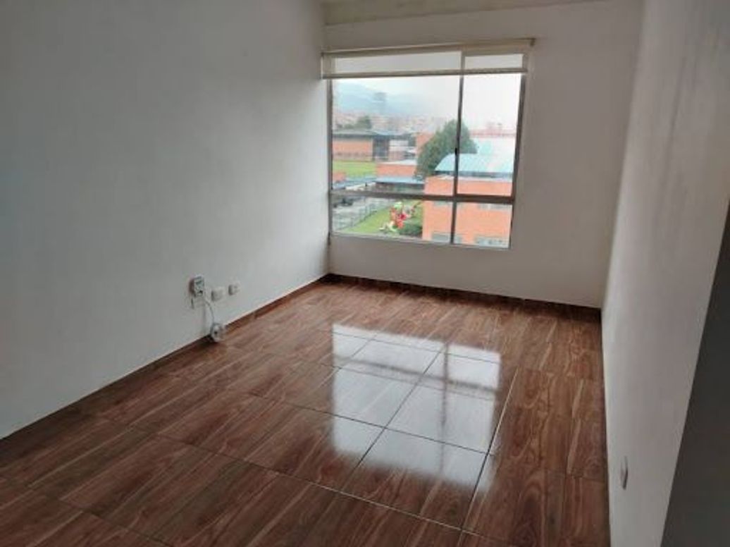 Apartamento de 2 alcobas en venta en El Redil, Bogotá, 42 m² · foto 2 de 12