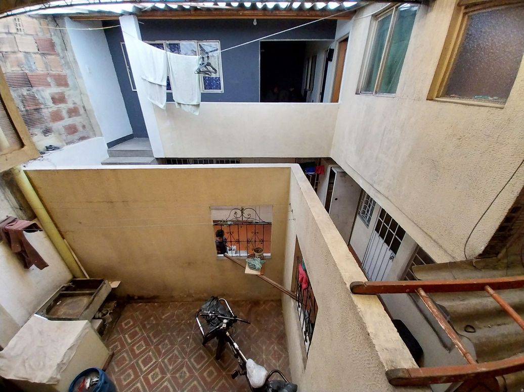 Casa de 6 alcobas en venta en El Laurel, Bogotá, 195 m² · foto 7 de 16