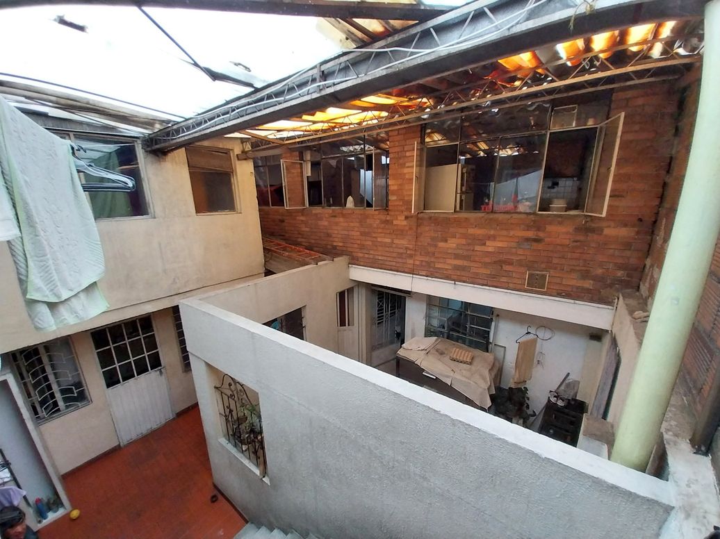 Casa de 6 alcobas en venta en El Laurel, Bogotá, 195 m² · foto 6 de 16