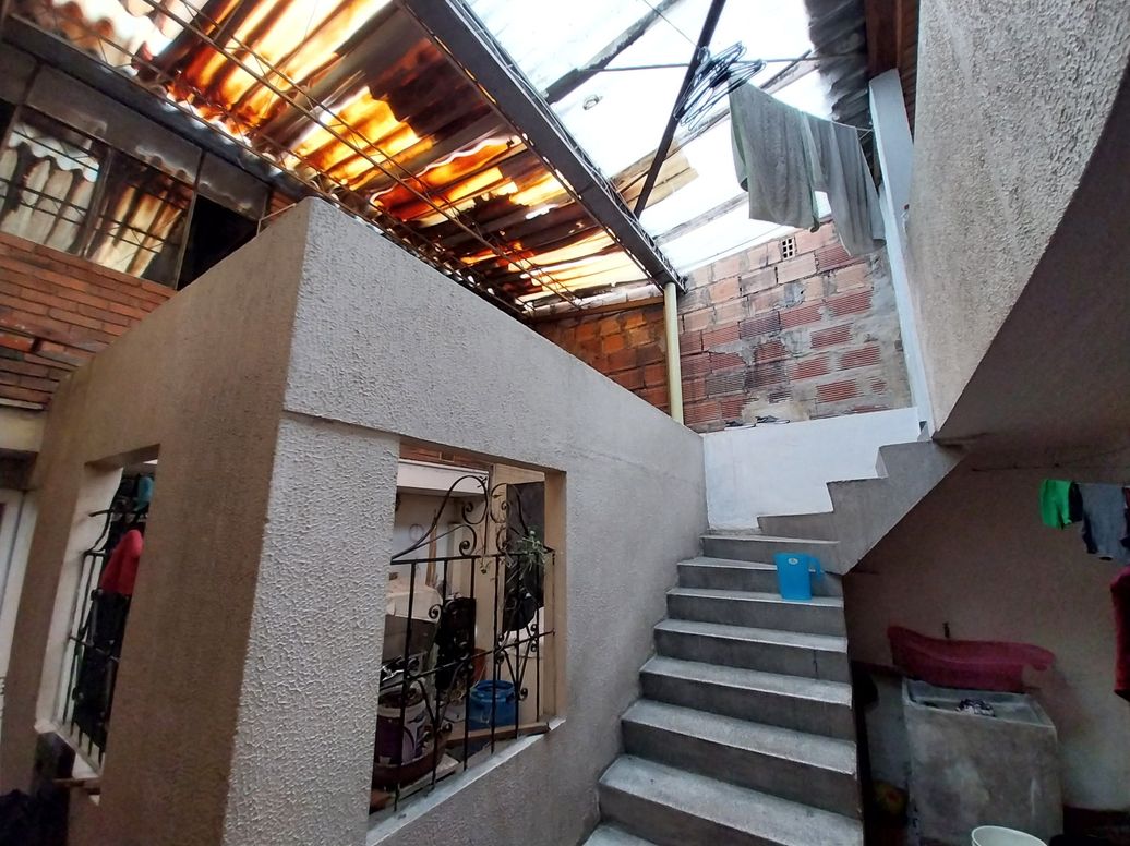 Casa de 6 alcobas en venta en El Laurel, Bogotá, 195 m² · foto 8 de 16